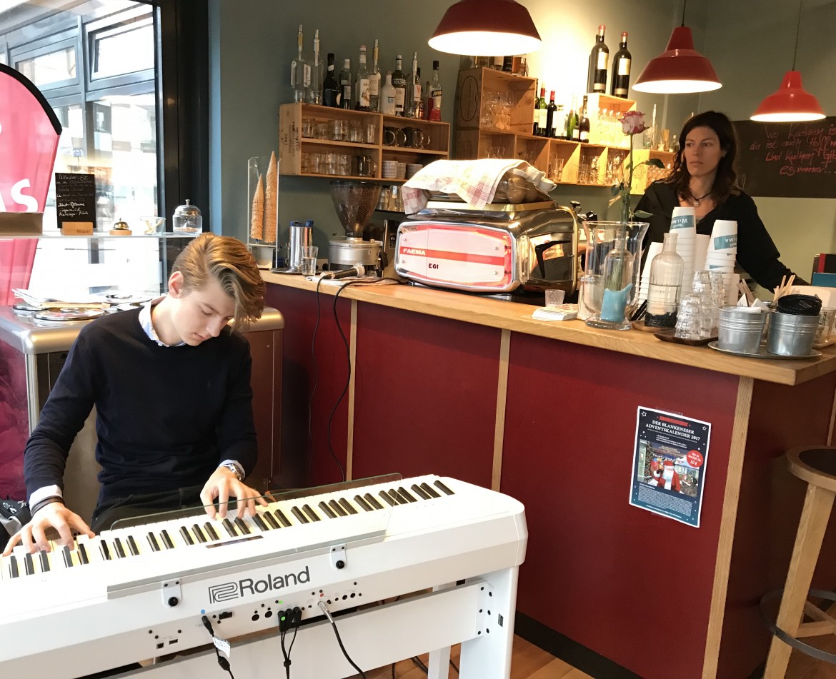 Adventliches Musizieren im Café Chez Wilma