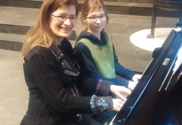 Vierhändige Atempause in der Blankeneser Kirche